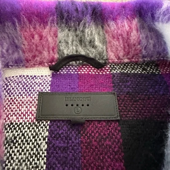 BLANKNYC BY THE FIREPLACE FELTED PLAID CROP SHACKET - Picture 3 of 8